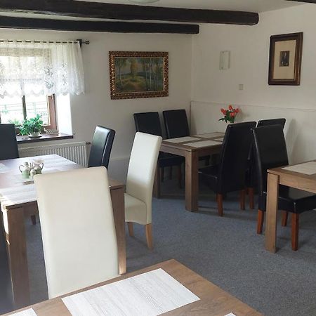 Penzion A Restaurace U Strnada Клатови Екстер'єр фото