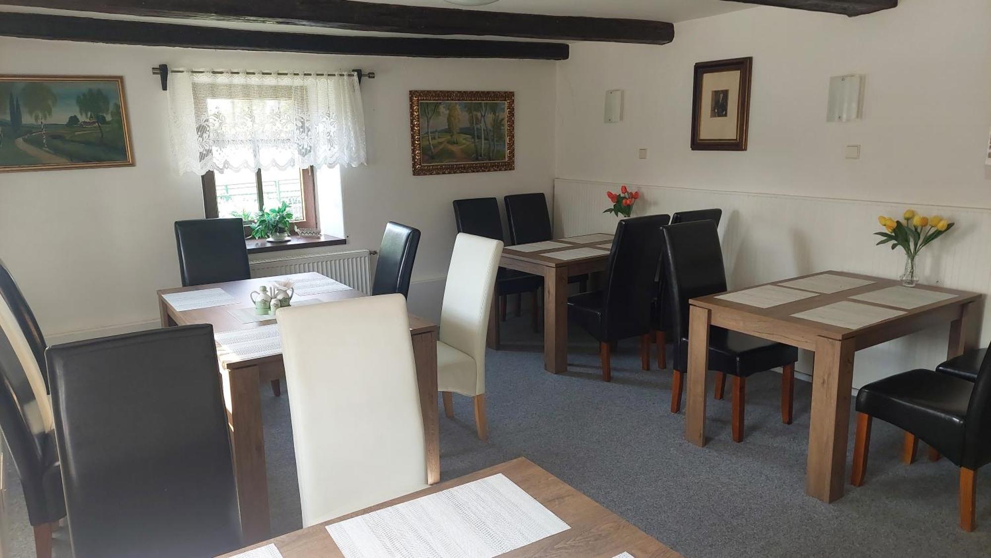 Penzion A Restaurace U Strnada Клатови Екстер'єр фото