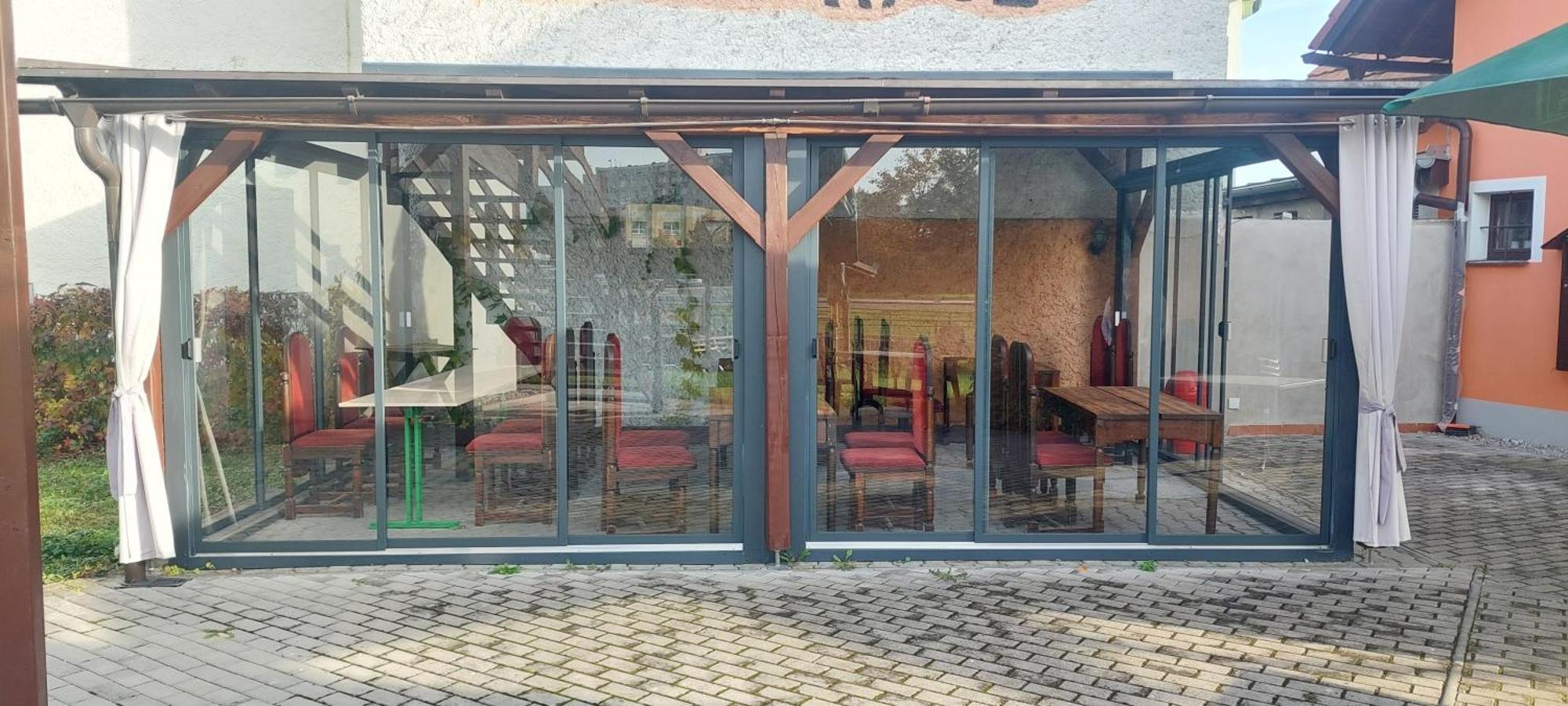 Penzion A Restaurace U Strnada Клатови Екстер'єр фото